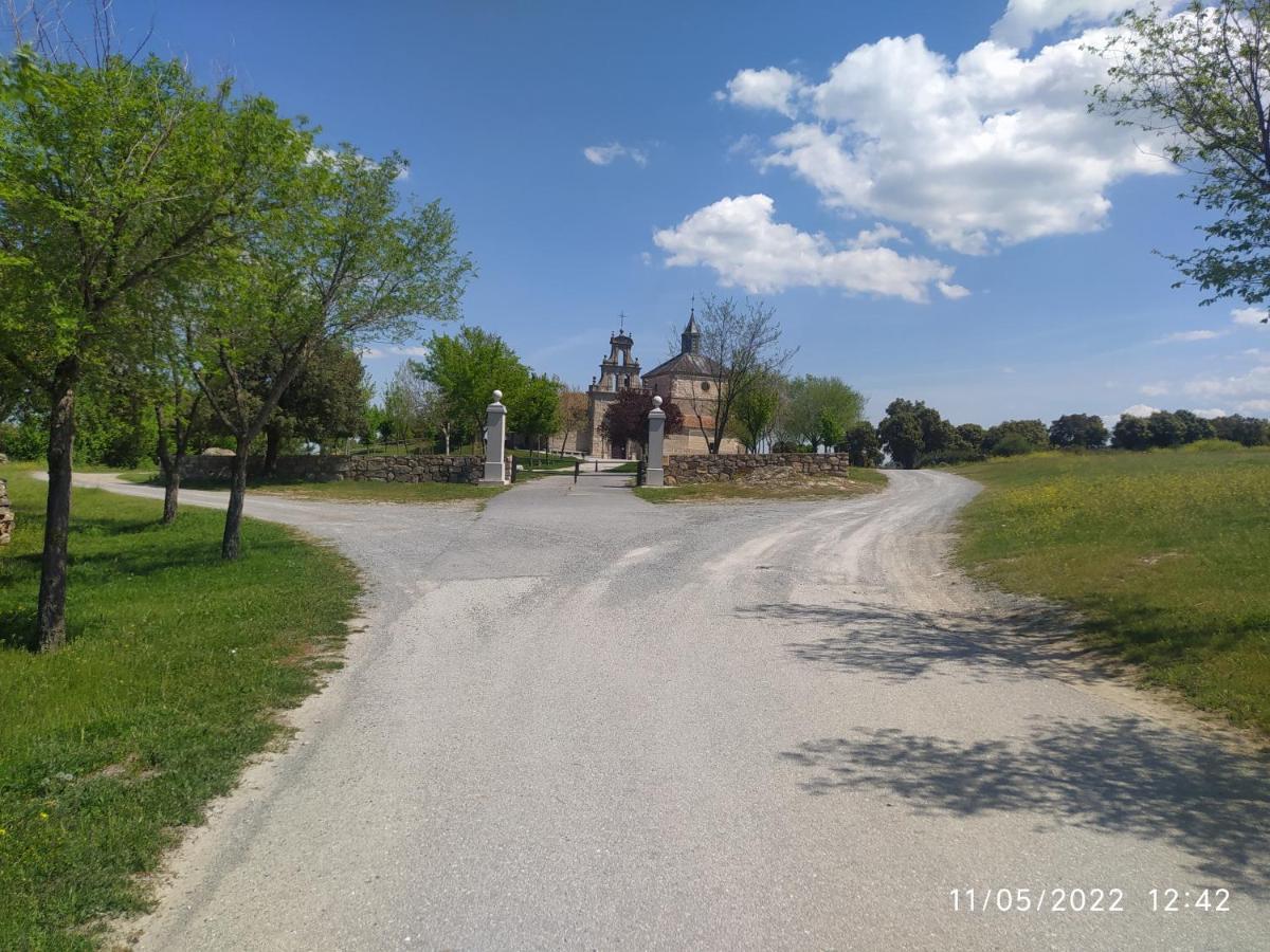 Piso Navas Apartment Navas de San Antonio ภายนอก รูปภาพ