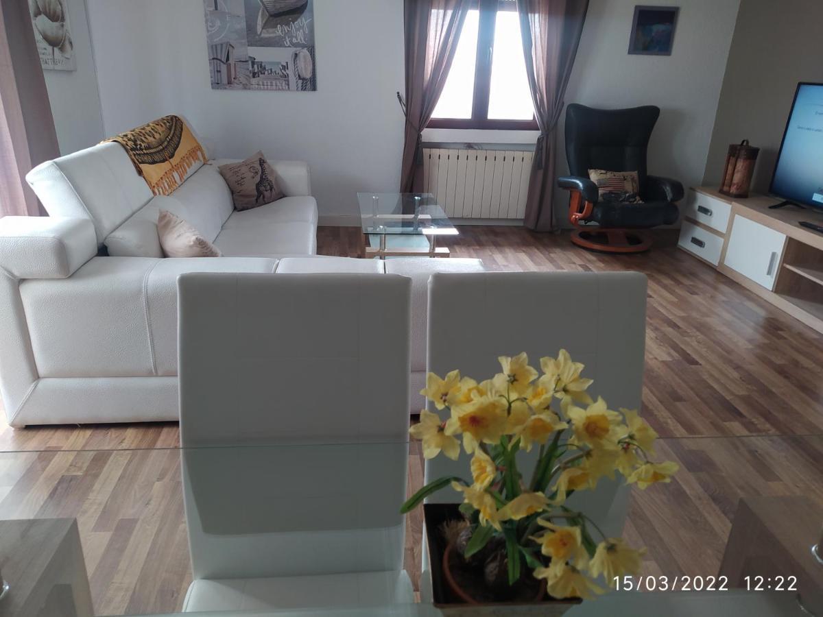 Piso Navas Apartment Navas de San Antonio ภายนอก รูปภาพ