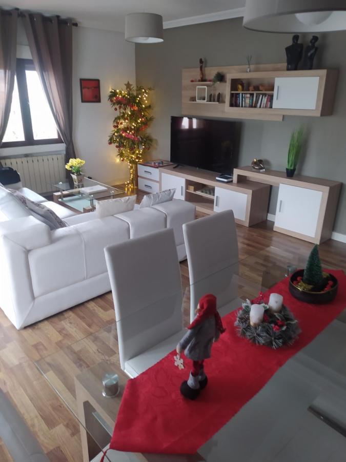 Piso Navas Apartment Navas de San Antonio ภายนอก รูปภาพ